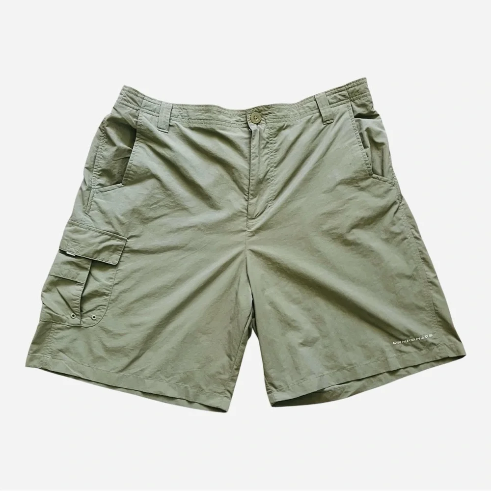 Columbia fishing gear nylon green olive cargo shorts L pocket zipper button logo